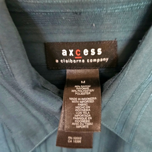 Mens Medium Long Sleeved teal button down dress shirt - Picture 3 of 4